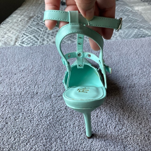 Fahrenheit Jade Studded Pointed Toe Heels size 8.5 - Picture 5 of 9